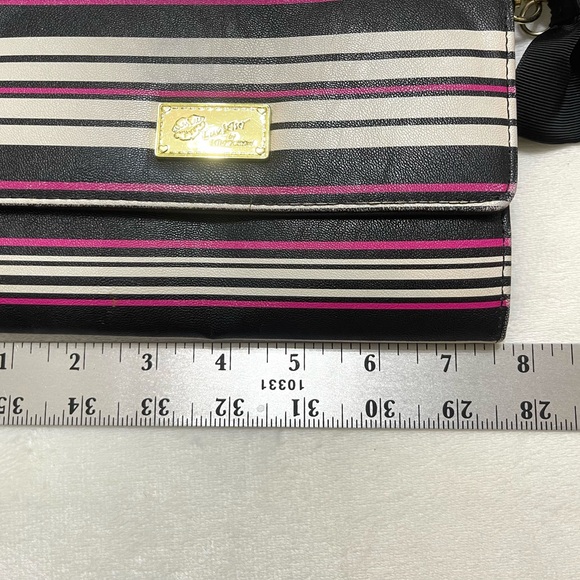 LUV Betsey Johnson Striped Pink Faux Leather & Chain Crossbody Wallet Bag - Picture 8 of 9